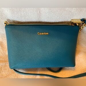 Calvin Klein Women’s Crossbody Pouch